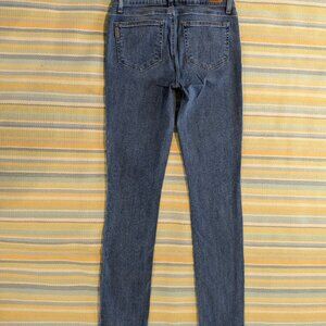 ⭐ Paige Skyline Skinny jeans size 27